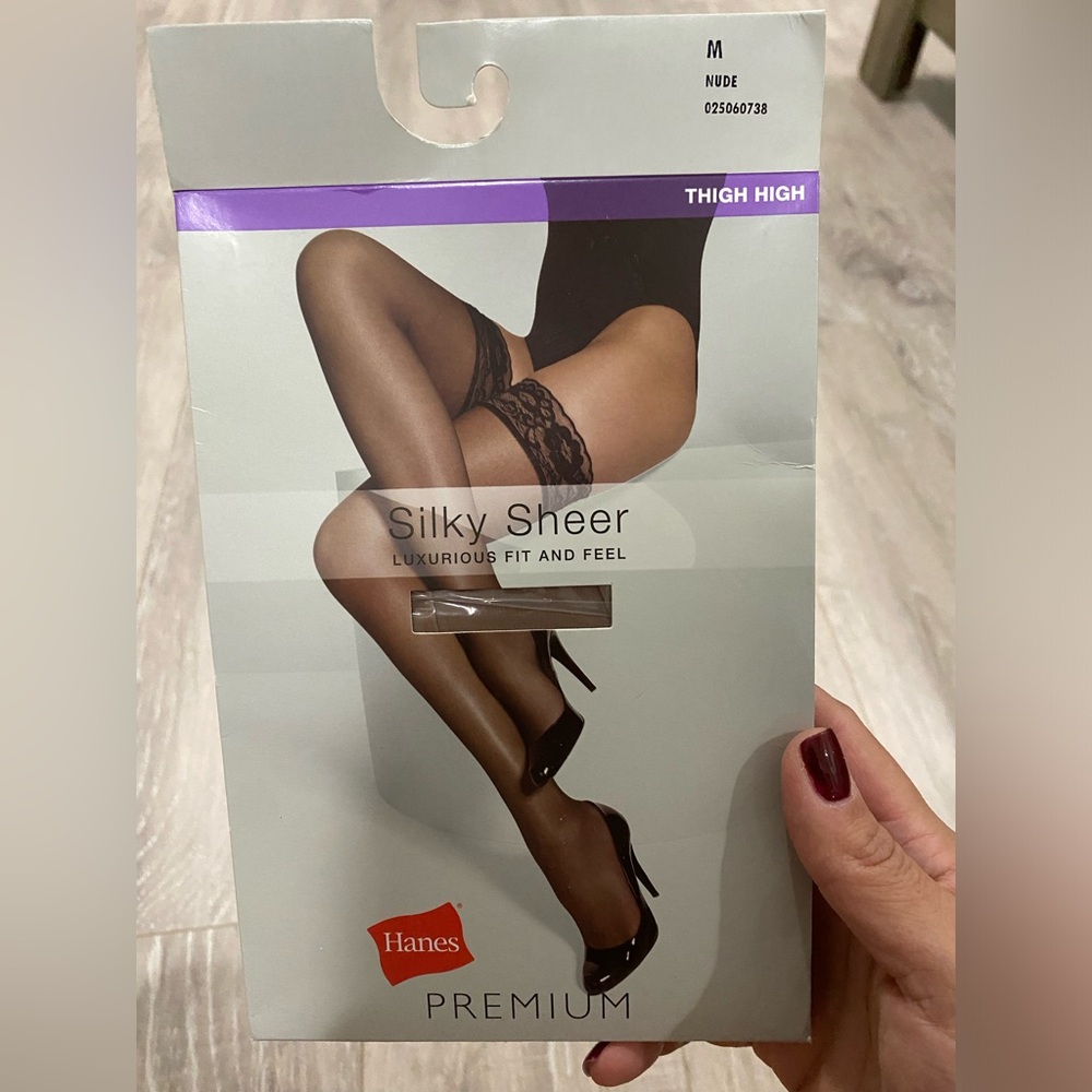 Hanes Premium Silky Sheer Luxurious Fit and Feel, New, Medium, Nude Stocking